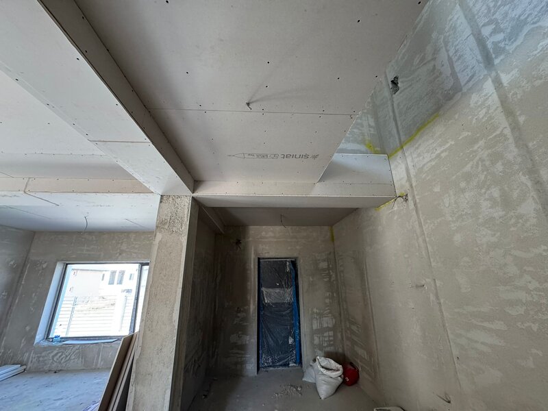 Executam lucrari, rigips, glet, instalatii sanitare, electrice.